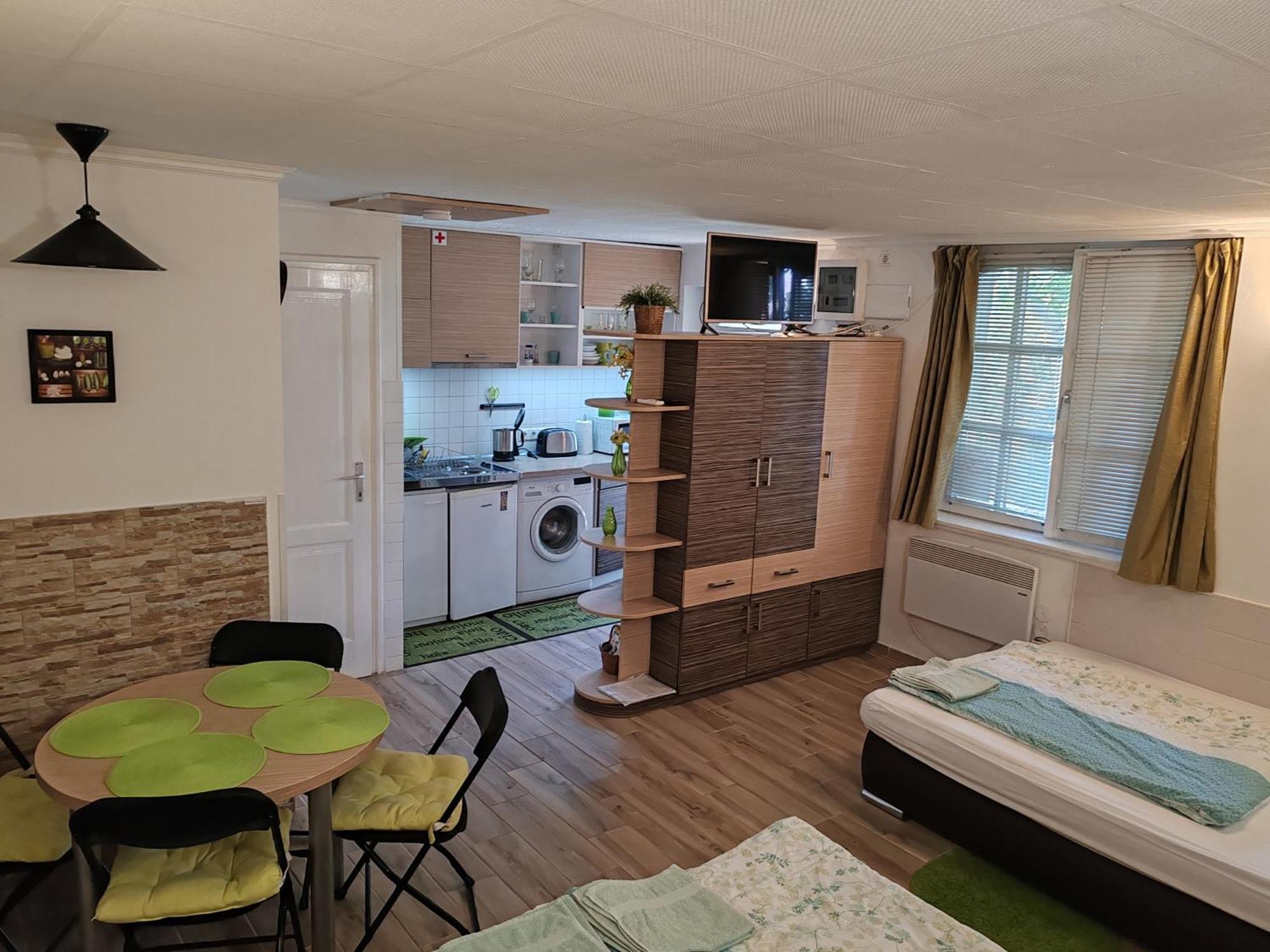 Apartment Patricia With Garden Budapest Luaran gambar