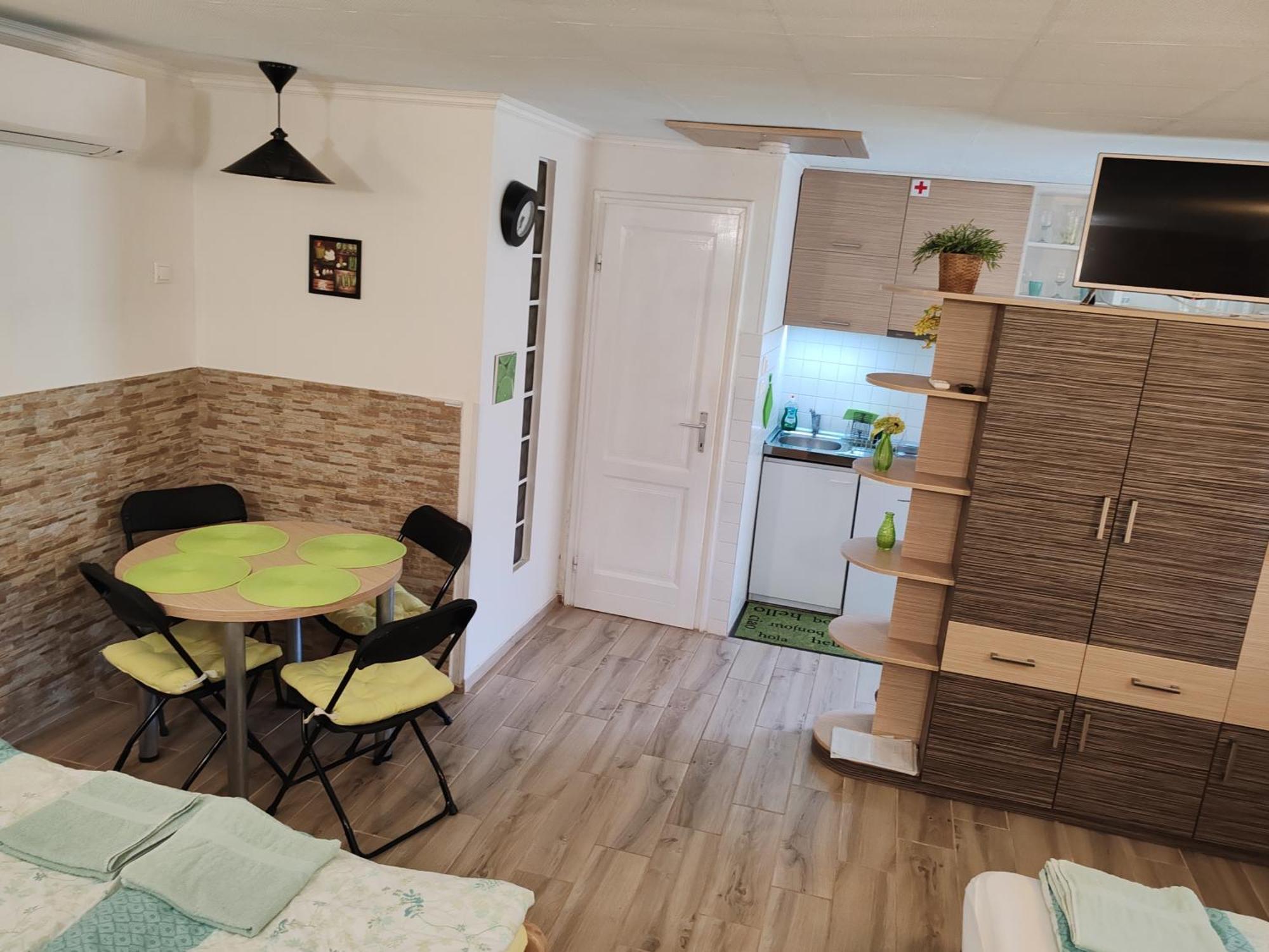 Apartment Patricia With Garden Budapest Luaran gambar